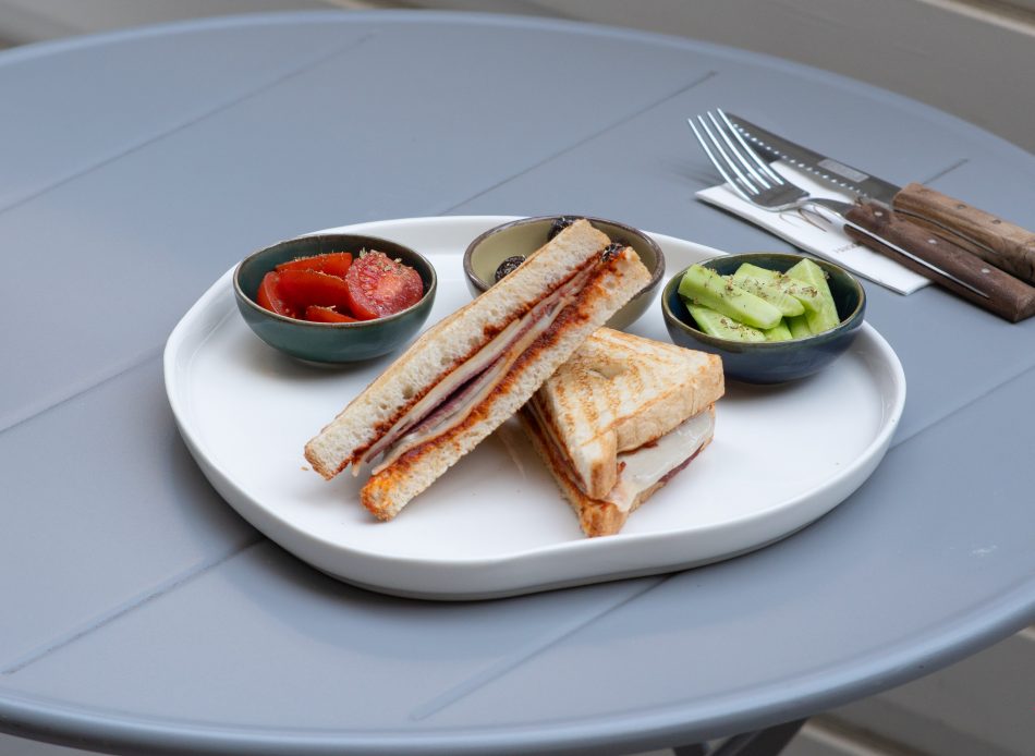 ACUKALI ROAST BEEF  TOST