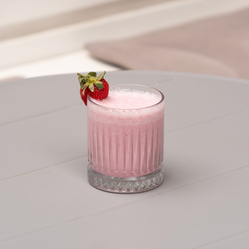 ÇİLEKLİ SMOOTHİE